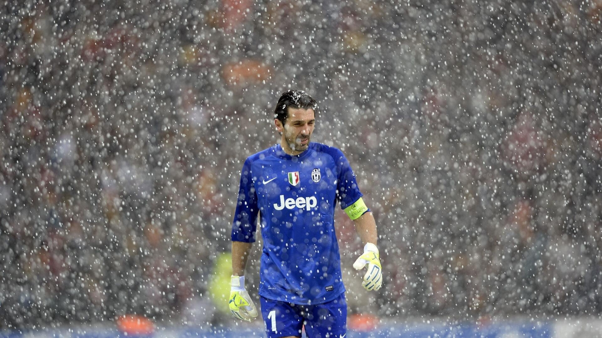 水球比赛韩国女队精神可嘉，水球比赛韩国女队精神可嘉视频