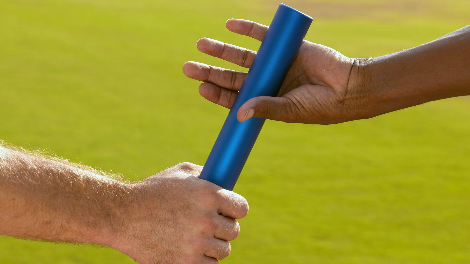 蝶泳新秀中立代表队A助力突破，蝶泳女选手